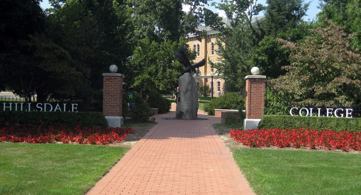  Apple Education Store